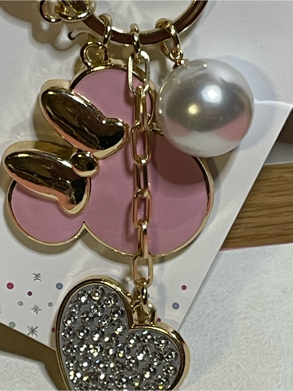 NWT Disney Gold-Tone Pink Minnie Mouse Key Chain / Crystal Heart/ Faux Pearl - Picture 3 of 9